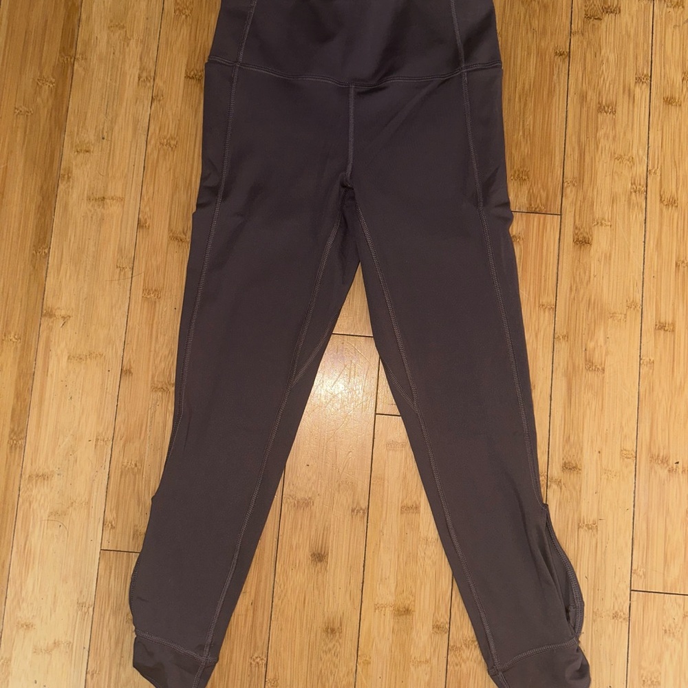 2 for $25 Bundle! Under Armour Plum Performance Leggings - Picture 2 of 3